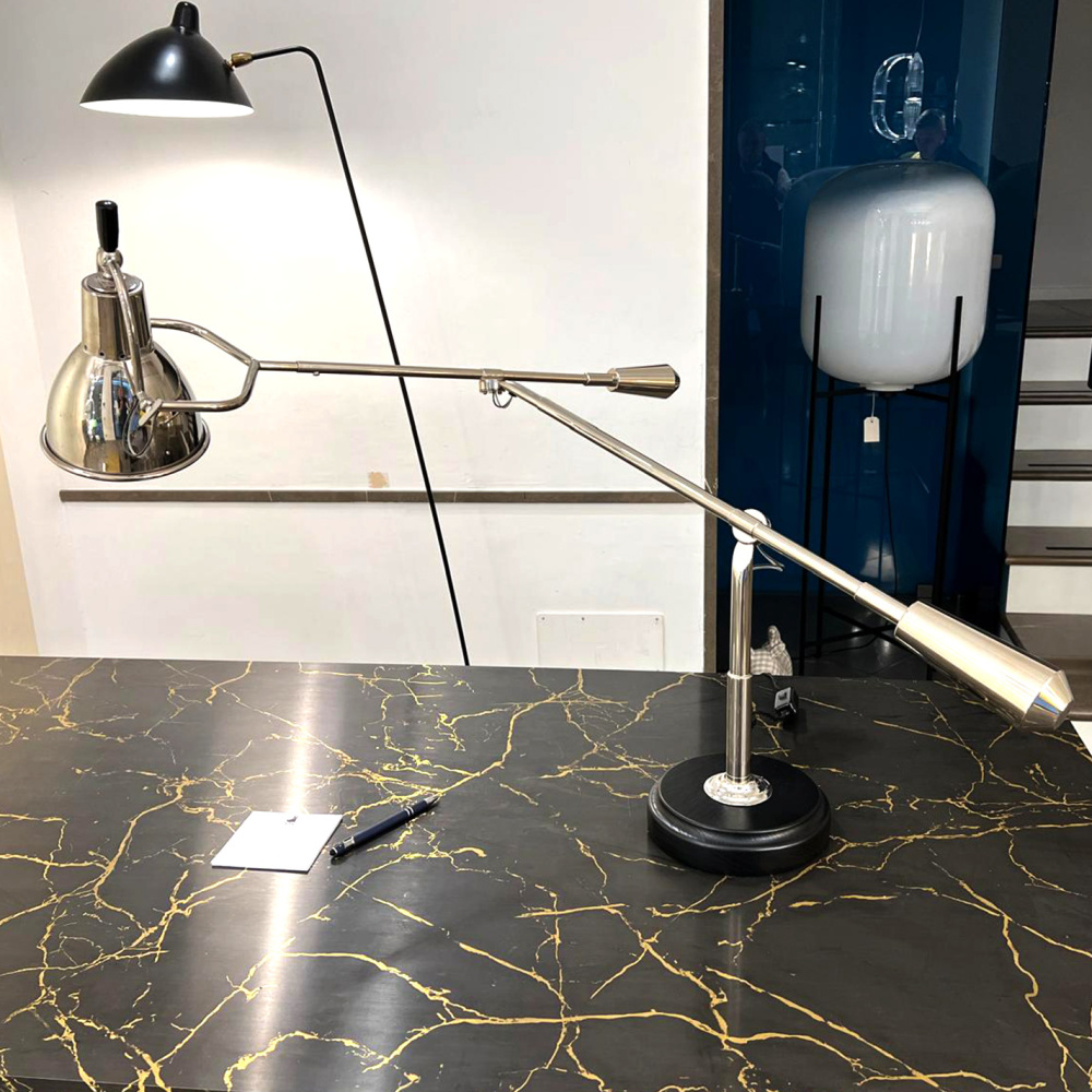 Lampada da tavolo scrivania regolabile direzionabile Edwrd Wilfred Buquet