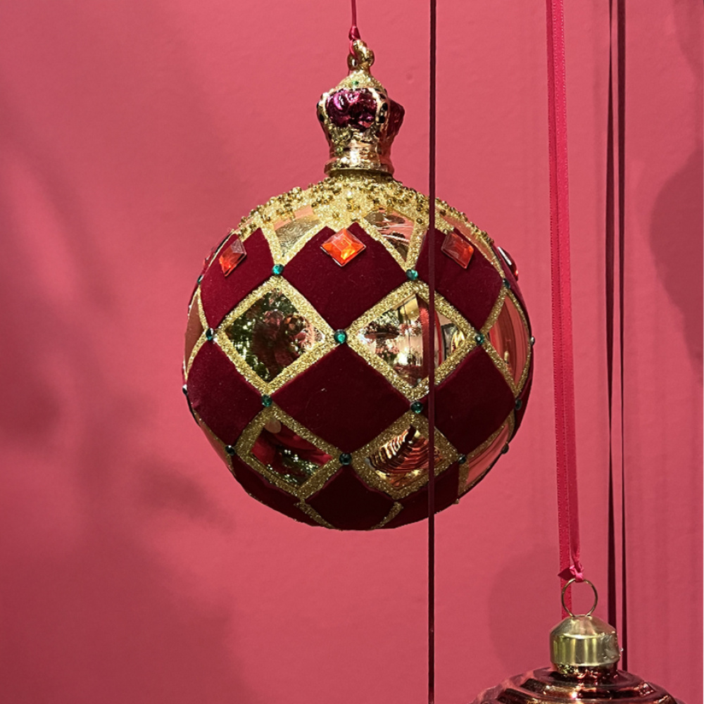 Christmas-tree-decoration-blown-glass-wreath-on-velvet-cushion-with-rhinestones-art.-N-005