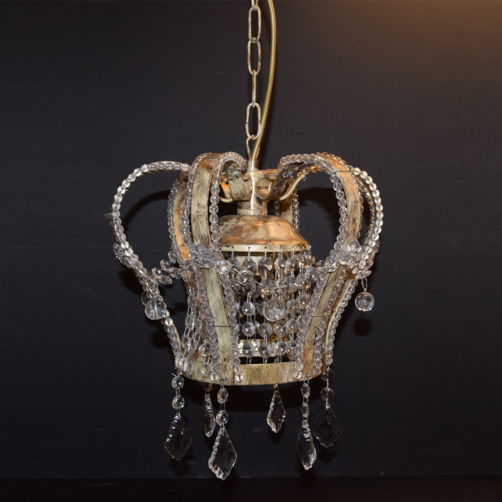 Lampadario in ferro battuto dorato e laccato a forma di corona corona con cristalli art. LS 19
